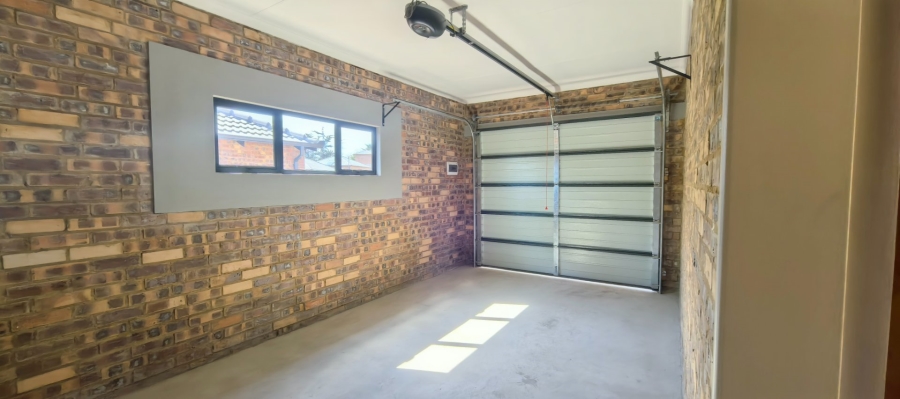 3 Bedroom Property for Sale in Die Heuwel Ext 4 Mpumalanga