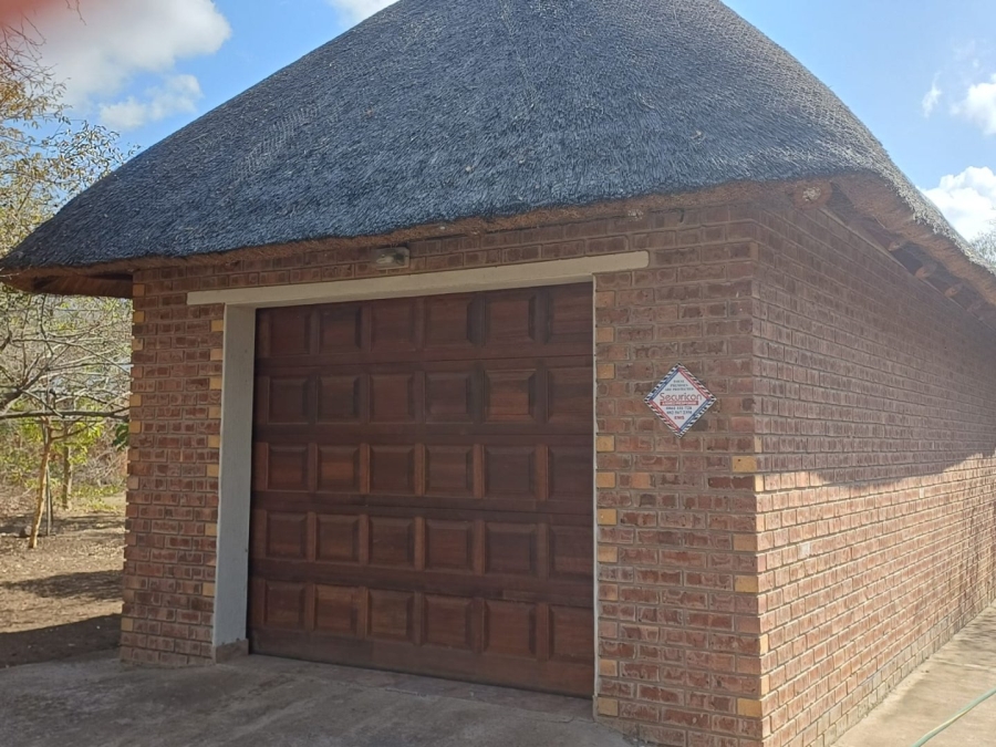 2 Bedroom Property for Sale in Marloth Park Mpumalanga