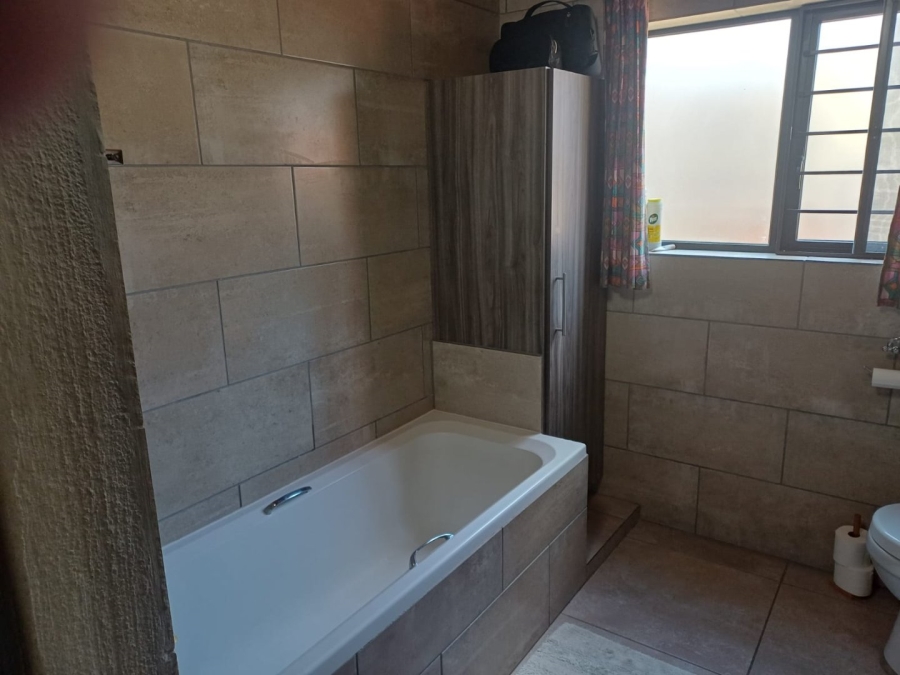2 Bedroom Property for Sale in Marloth Park Mpumalanga