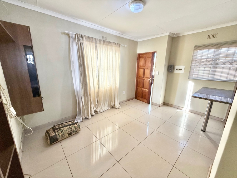 To Let 2 Bedroom Property for Rent in Hlalamandi Mpumalanga