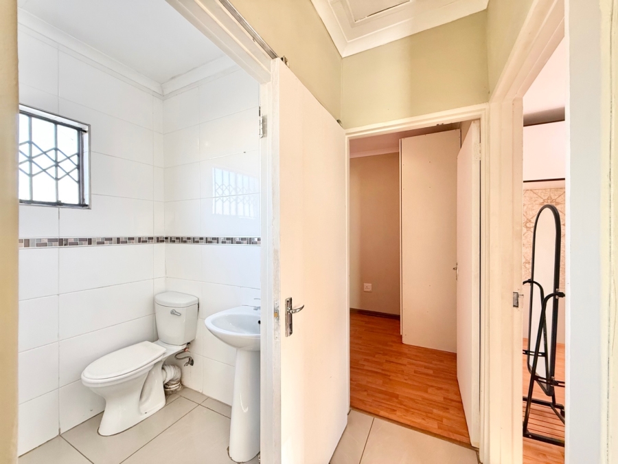 To Let 2 Bedroom Property for Rent in Hlalamandi Mpumalanga