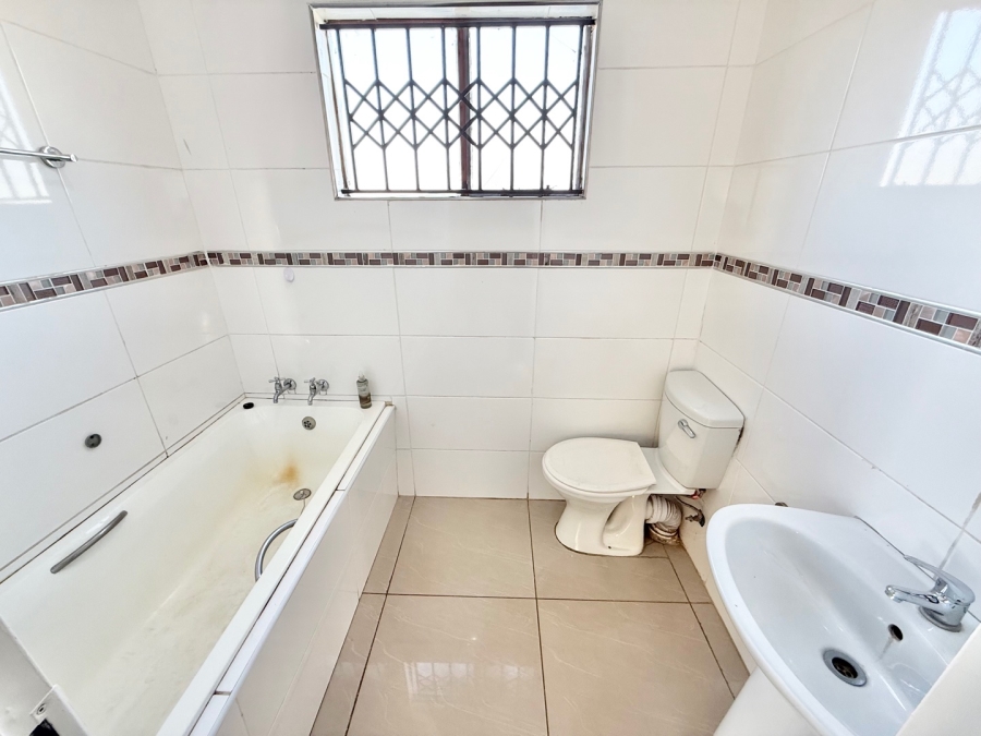 To Let 2 Bedroom Property for Rent in Hlalamandi Mpumalanga