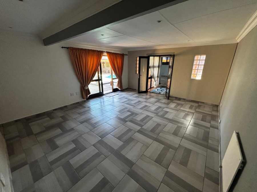 3 Bedroom Property for Sale in Kruinpark Mpumalanga
