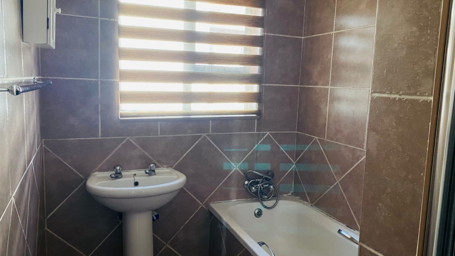 To Let 3 Bedroom Property for Rent in Die Heuwel Mpumalanga