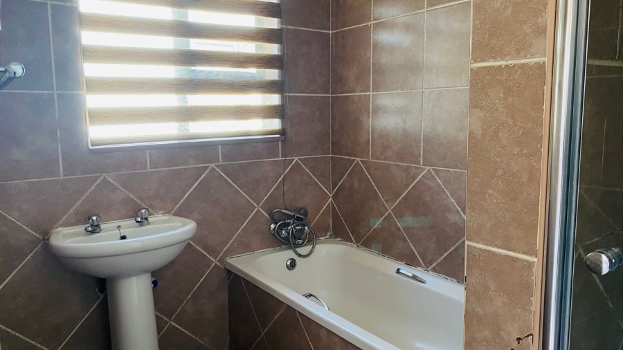 To Let 3 Bedroom Property for Rent in Die Heuwel Mpumalanga