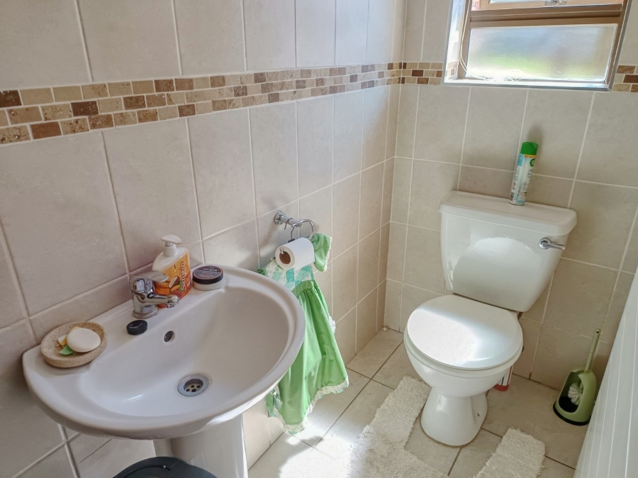 2 Bedroom Property for Sale in White River Mpumalanga