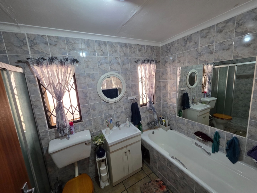4 Bedroom Property for Sale in Kruinpark Mpumalanga