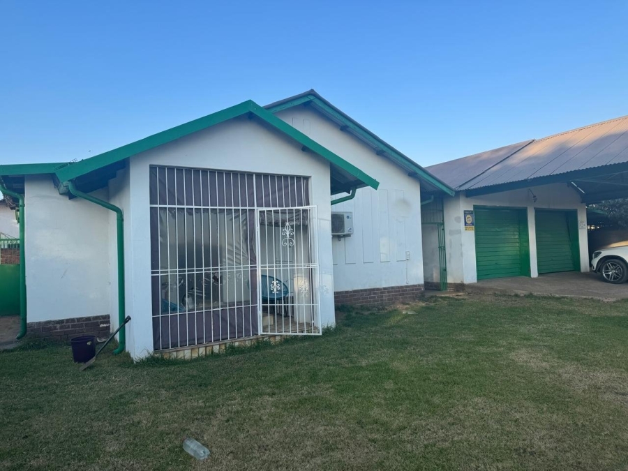 3 Bedroom Property for Sale in Witbank Ext 8 Mpumalanga