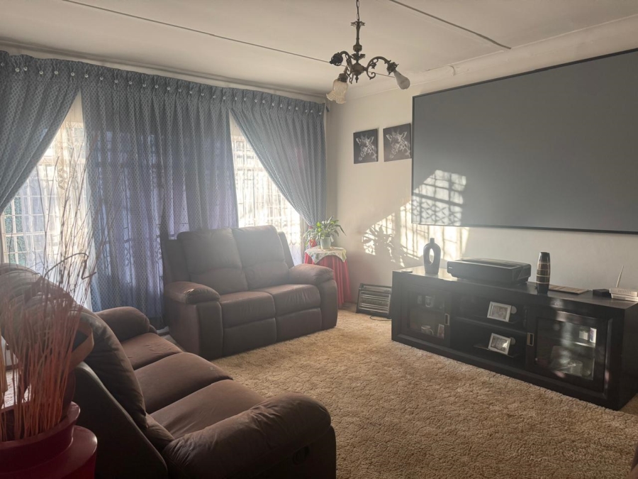 3 Bedroom Property for Sale in Witbank Ext 8 Mpumalanga