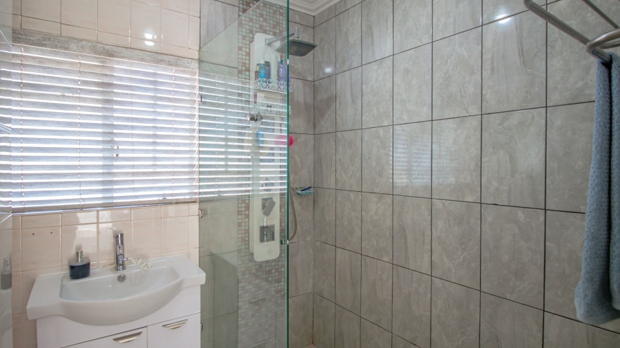 5 Bedroom Property for Sale in Kingsview Ext 1 Mpumalanga