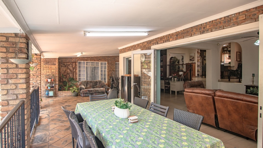 5 Bedroom Property for Sale in Kingsview Ext 1 Mpumalanga