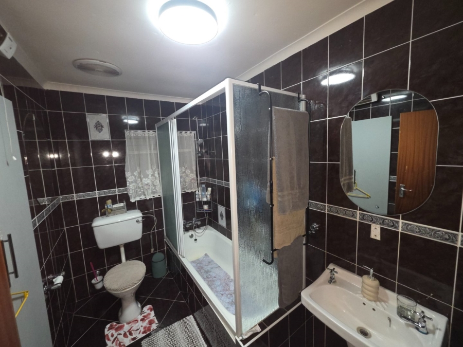 4 Bedroom Property for Sale in Kruinpark Mpumalanga