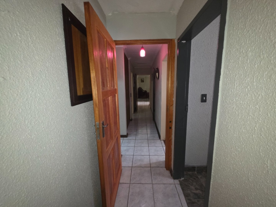 4 Bedroom Property for Sale in Kruinpark Mpumalanga
