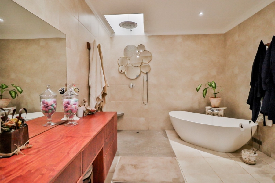 5 Bedroom Property for Sale in White River Ext 3 Mpumalanga