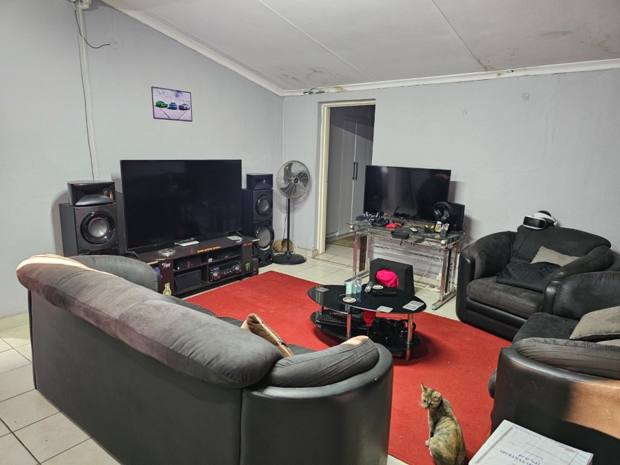 To Let 2 Bedroom Property for Rent in Kingsview Ext 2 Mpumalanga