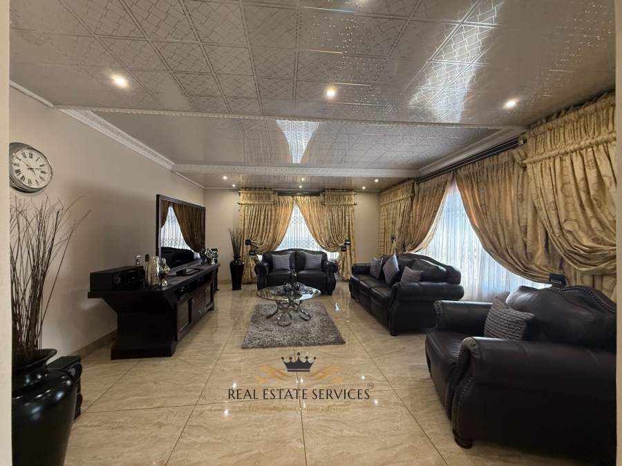 9 Bedroom Property for Sale in Aerorand Mpumalanga