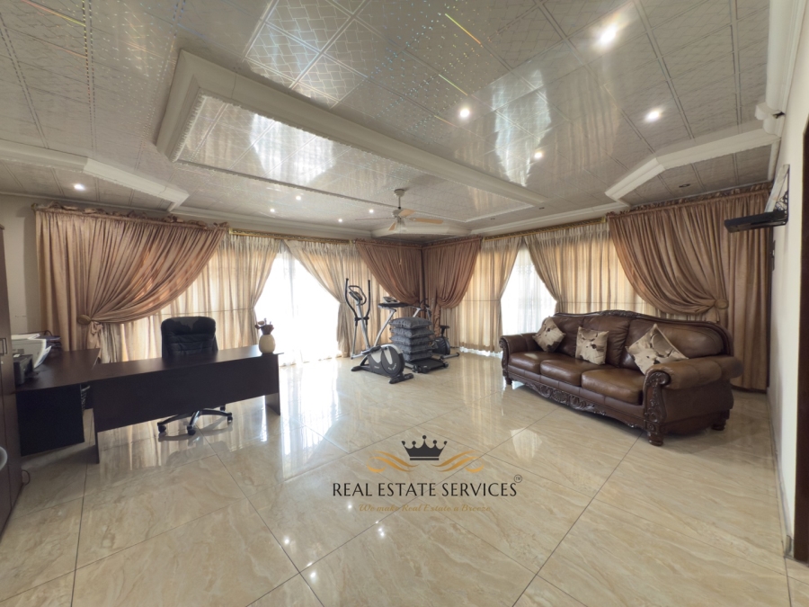 9 Bedroom Property for Sale in Aerorand Mpumalanga