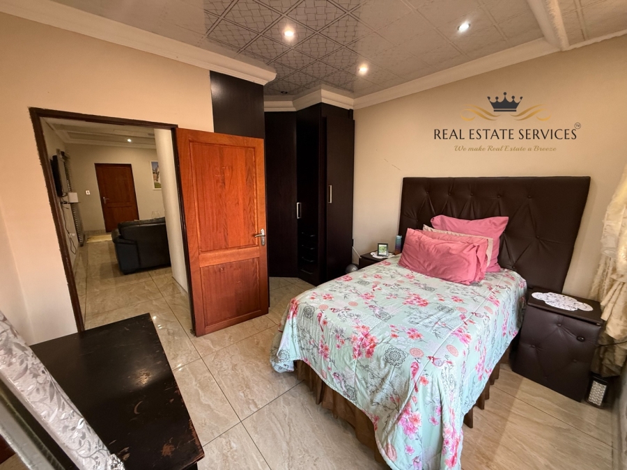 9 Bedroom Property for Sale in Aerorand Mpumalanga