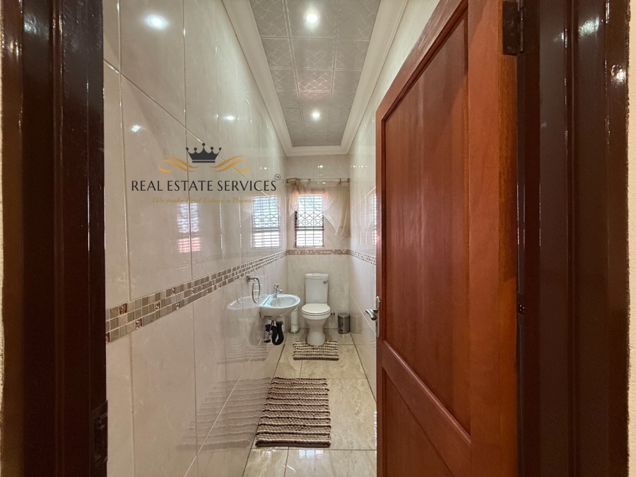 9 Bedroom Property for Sale in Aerorand Mpumalanga