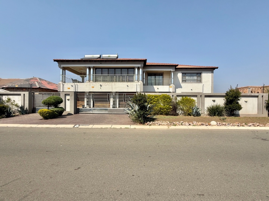 9 Bedroom Property for Sale in Aerorand Mpumalanga