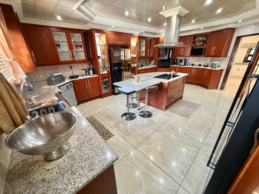 9 Bedroom Property for Sale in Aerorand Mpumalanga