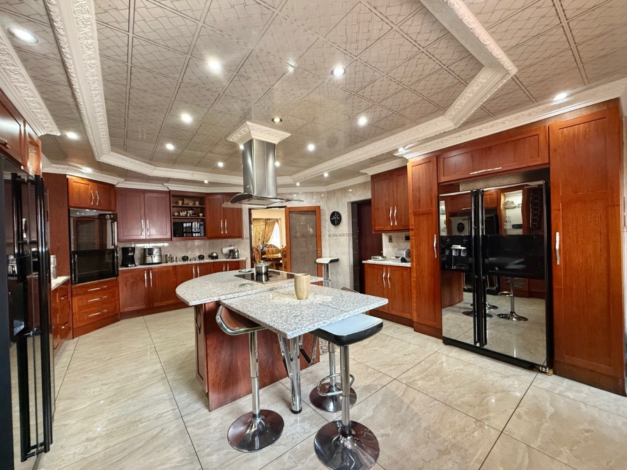 9 Bedroom Property for Sale in Aerorand Mpumalanga