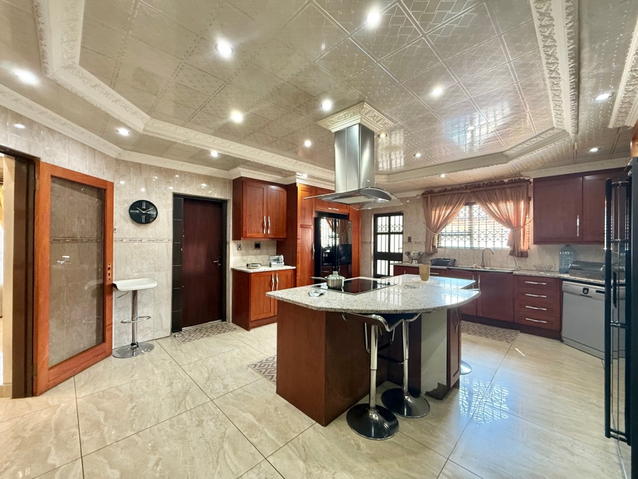 9 Bedroom Property for Sale in Aerorand Mpumalanga