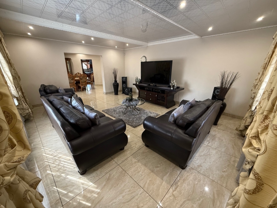9 Bedroom Property for Sale in Aerorand Mpumalanga
