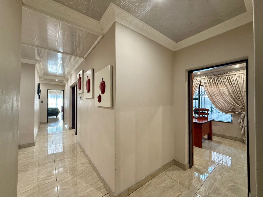 9 Bedroom Property for Sale in Aerorand Mpumalanga