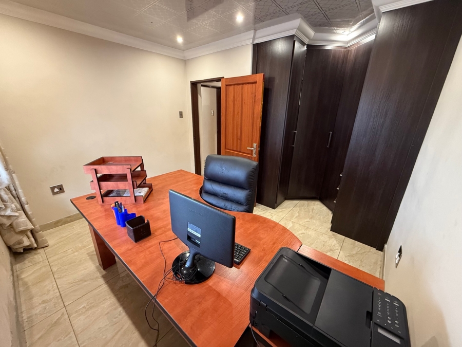 9 Bedroom Property for Sale in Aerorand Mpumalanga