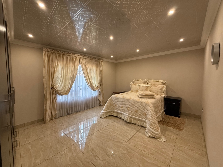 9 Bedroom Property for Sale in Aerorand Mpumalanga