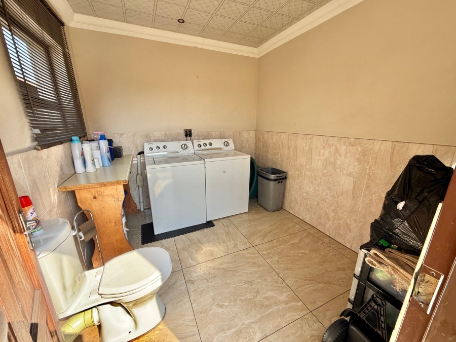 9 Bedroom Property for Sale in Aerorand Mpumalanga