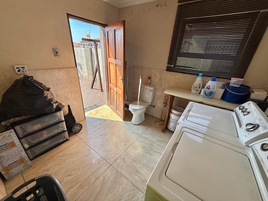 9 Bedroom Property for Sale in Aerorand Mpumalanga