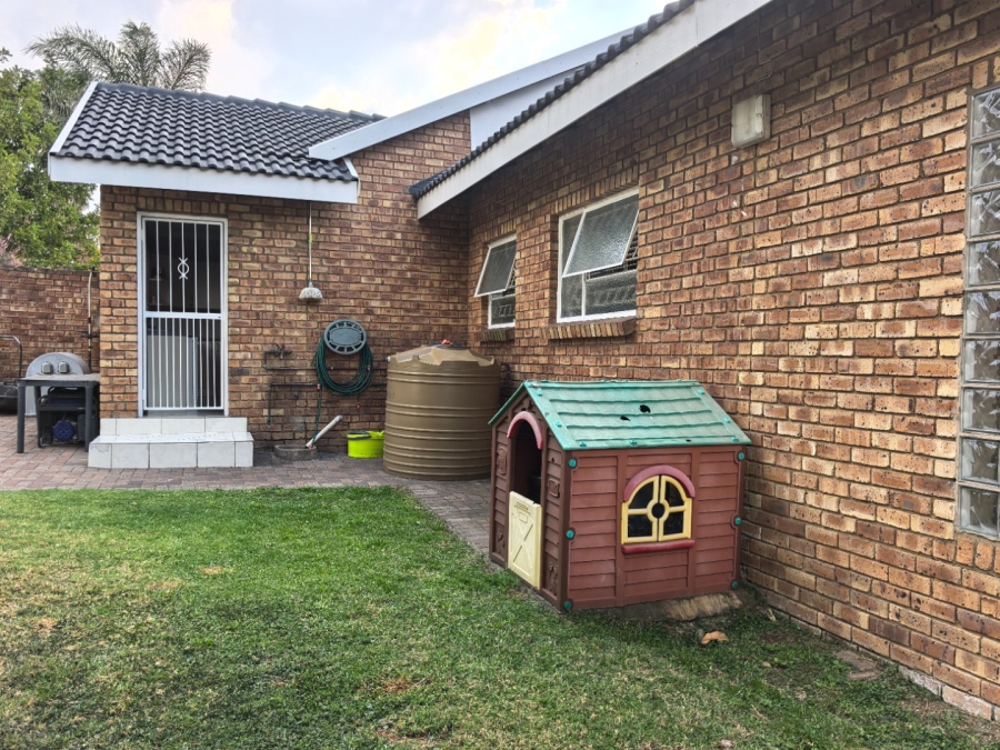 3 Bedroom Property for Sale in Die Heuwel Ext 4 Mpumalanga