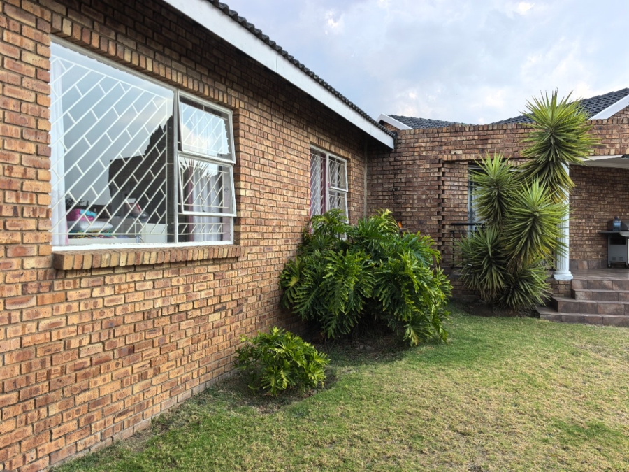 3 Bedroom Property for Sale in Die Heuwel Ext 4 Mpumalanga