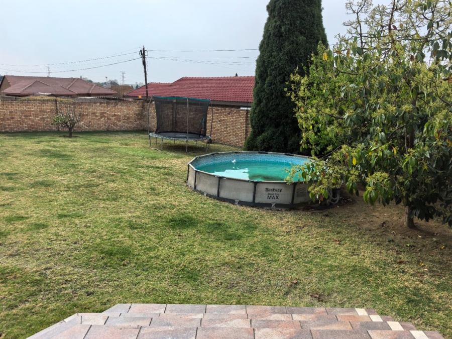 3 Bedroom Property for Sale in Die Heuwel Ext 4 Mpumalanga