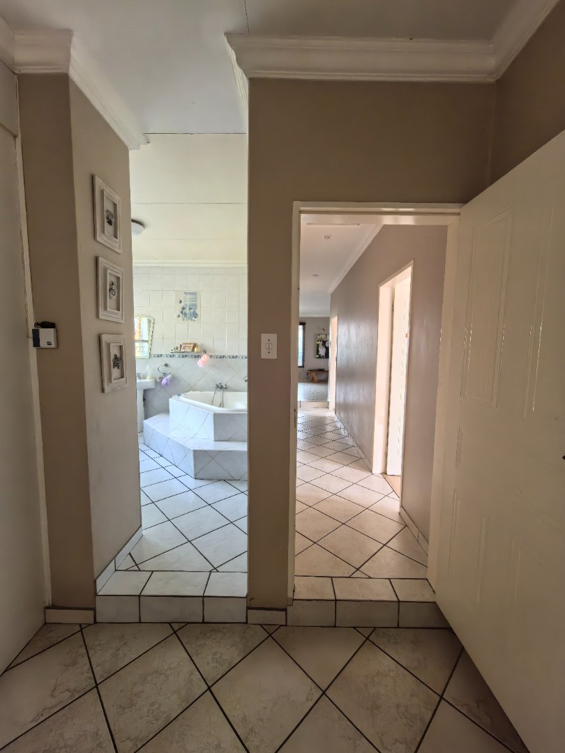 3 Bedroom Property for Sale in Die Heuwel Ext 4 Mpumalanga
