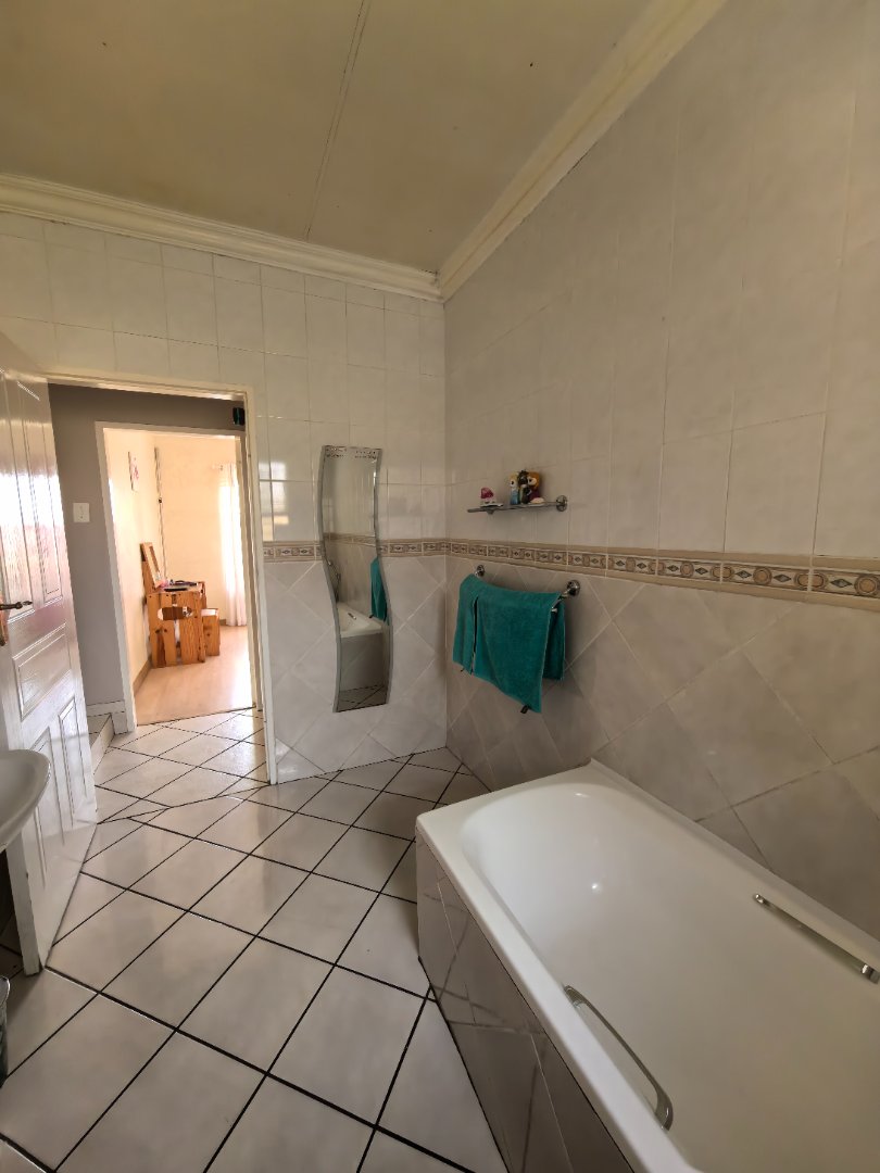 3 Bedroom Property for Sale in Die Heuwel Ext 4 Mpumalanga