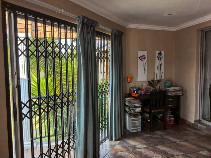 3 Bedroom Property for Sale in Die Heuwel Ext 4 Mpumalanga