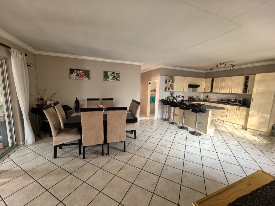 3 Bedroom Property for Sale in Die Heuwel Ext 4 Mpumalanga