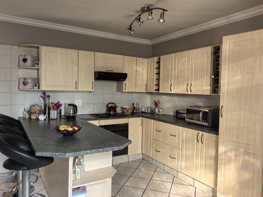 3 Bedroom Property for Sale in Die Heuwel Ext 4 Mpumalanga