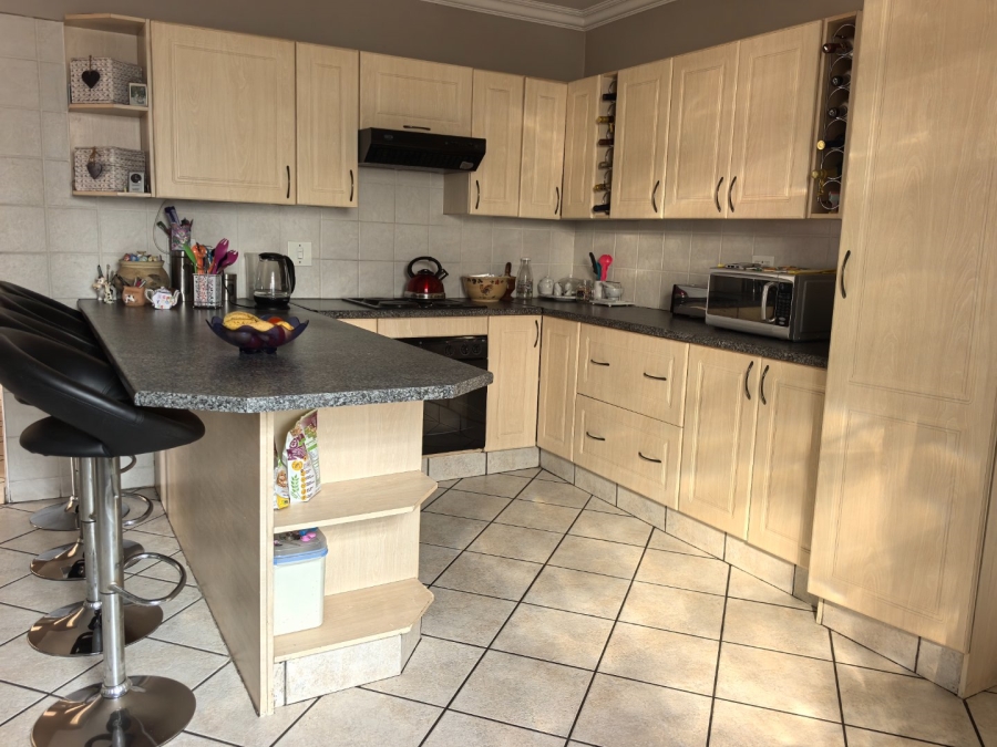3 Bedroom Property for Sale in Die Heuwel Ext 4 Mpumalanga