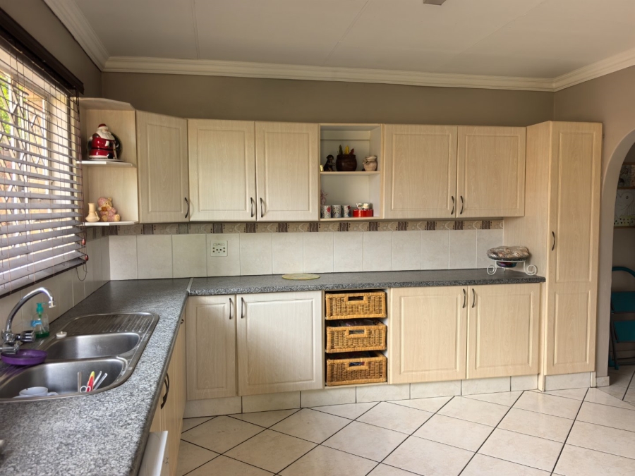 3 Bedroom Property for Sale in Die Heuwel Ext 4 Mpumalanga