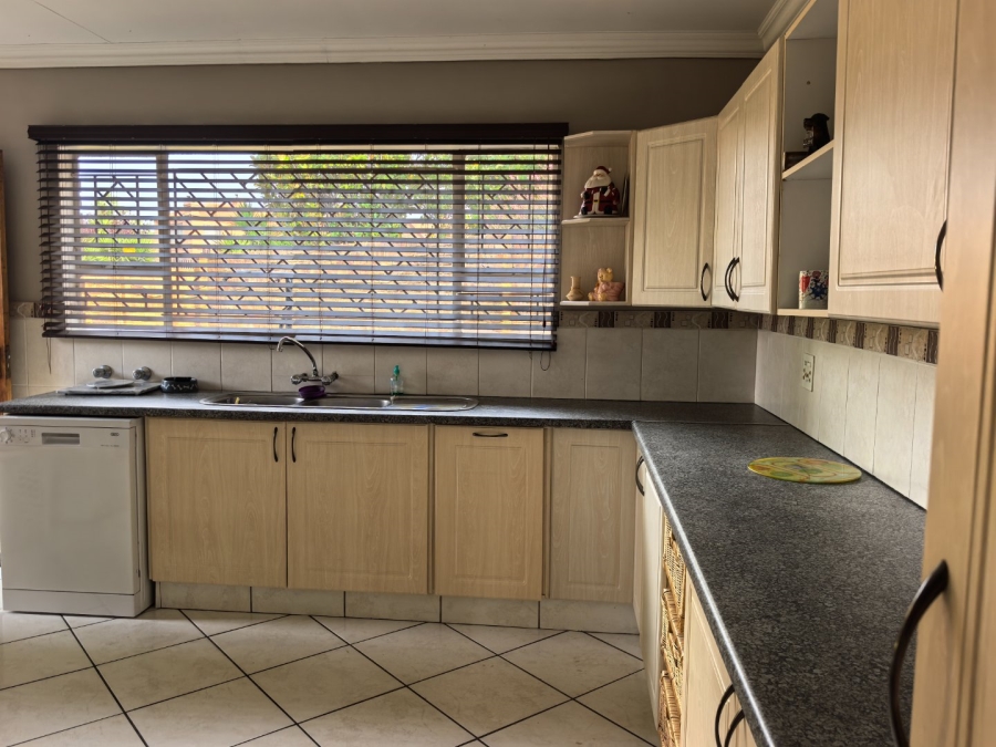 3 Bedroom Property for Sale in Die Heuwel Ext 4 Mpumalanga