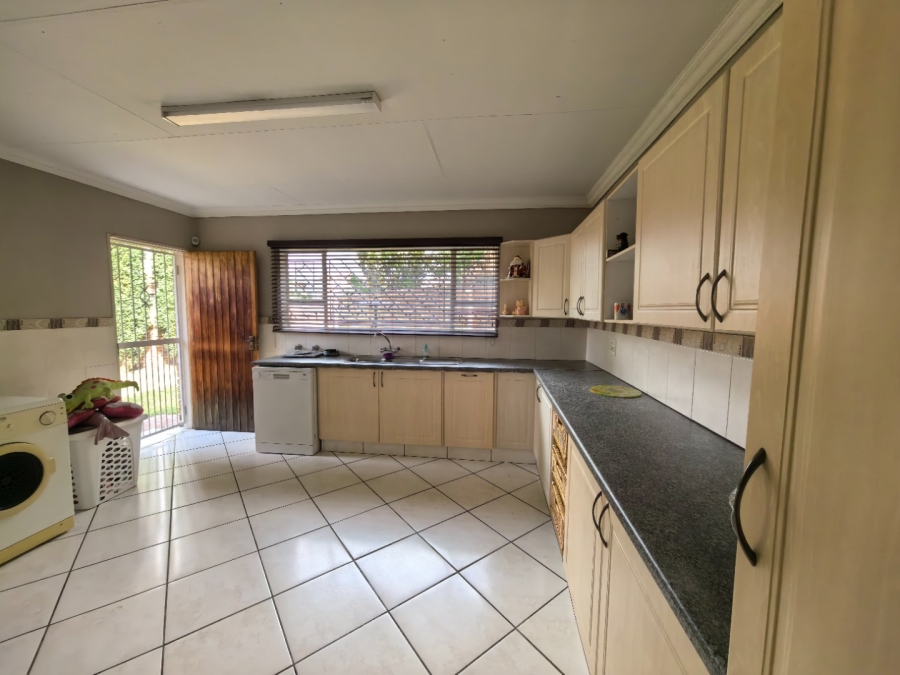 3 Bedroom Property for Sale in Die Heuwel Ext 4 Mpumalanga