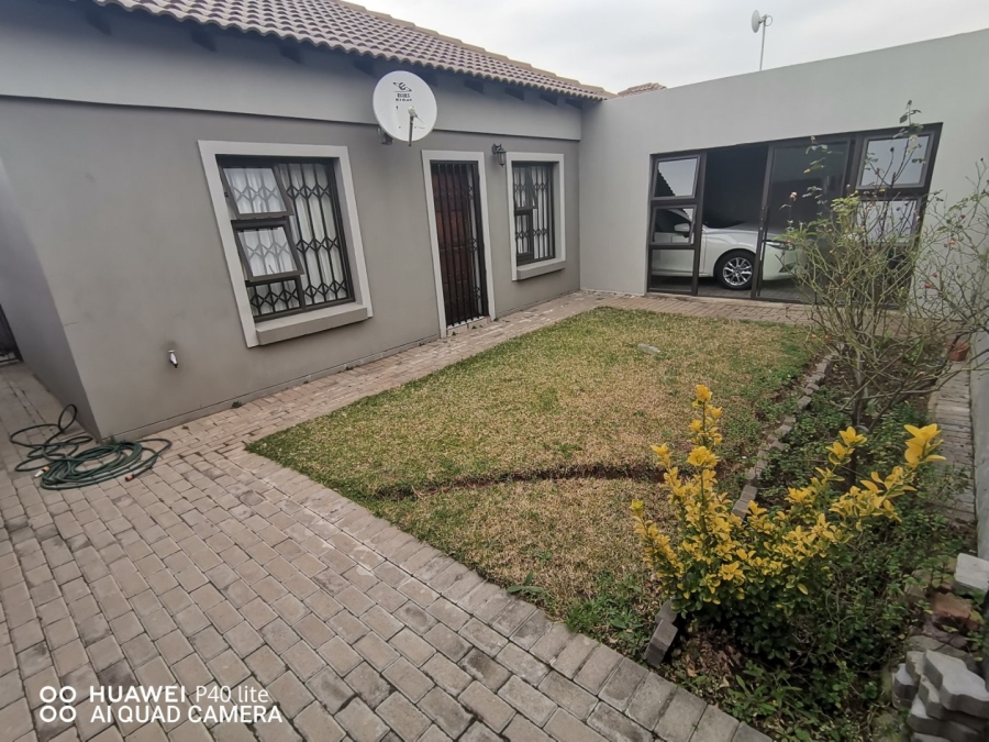 To Let 2 Bedroom Property for Rent in Terra Nova Mpumalanga