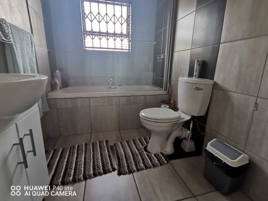 To Let 2 Bedroom Property for Rent in Terra Nova Mpumalanga