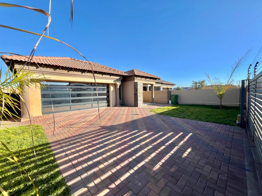 4 Bedroom Property for Sale in Aerorand Mpumalanga