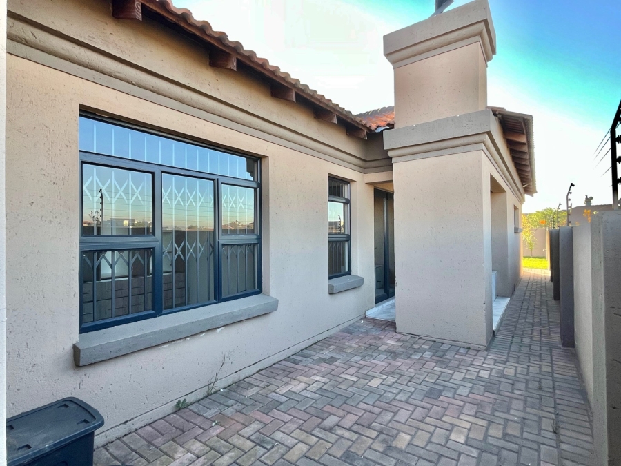 4 Bedroom Property for Sale in Aerorand Mpumalanga