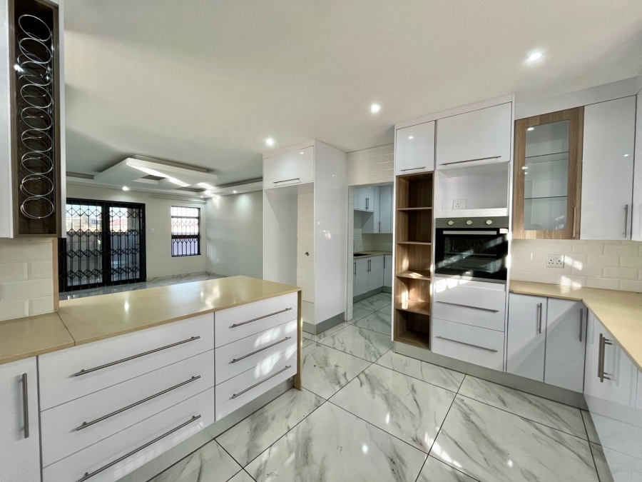4 Bedroom Property for Sale in Aerorand Mpumalanga